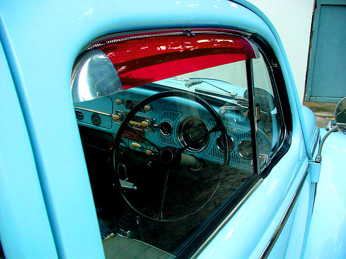 http://www.thaivwclub.com/images/window-shade-red.jpg